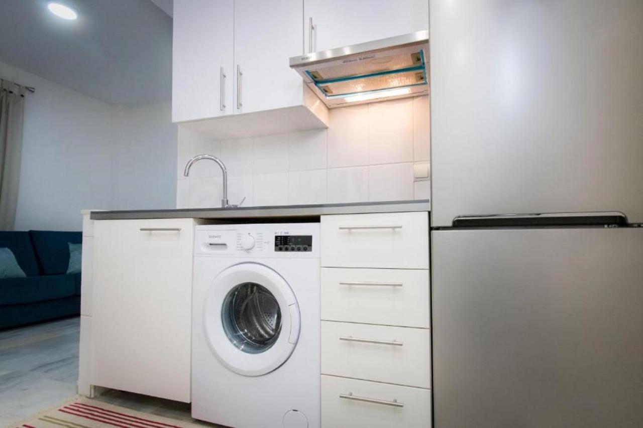 Holidays2Malaga Eduardo Ocon Ground Floor Renovated Apartment In The City Center Exterior photo